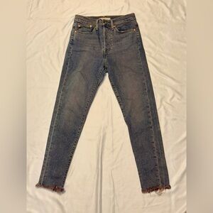 Levi’s Wedgie Skinny Jeans Raw Hem Size 27